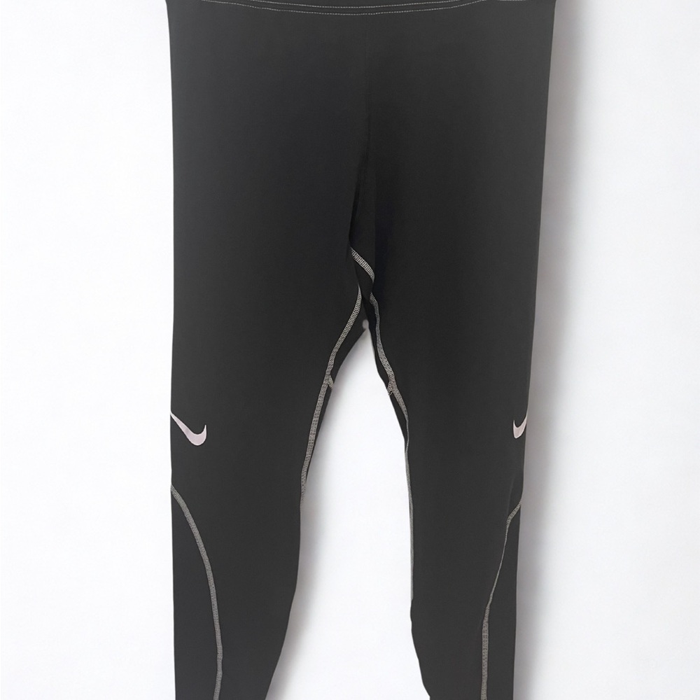 Nike Black Performance Leggings Reflective Accents - Tight fit, high rise SZ - L - Picture 11 of 13